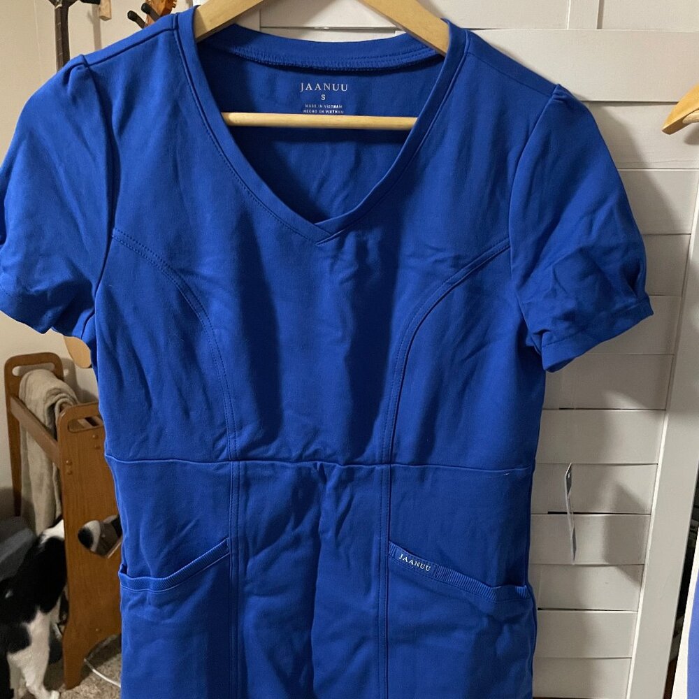 Blue Jaanuu Scrub Top NWT